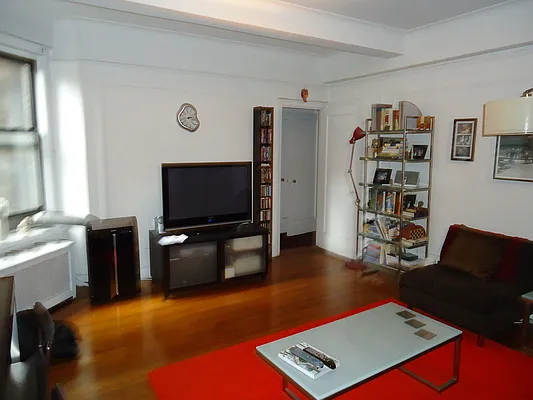 Rented by Pink Stone Realty LLC | media 9