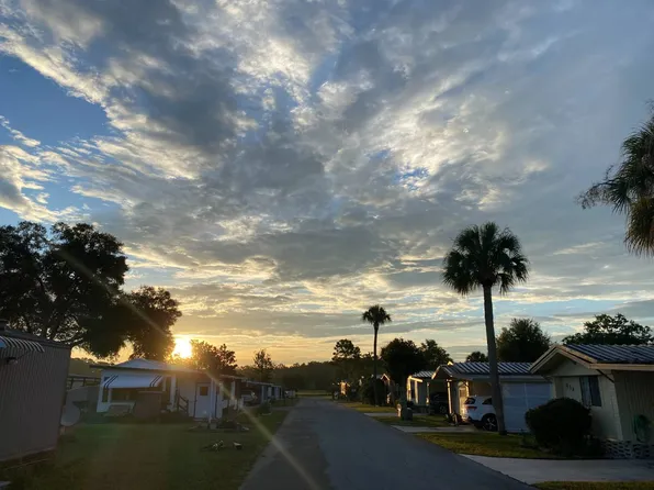 713 Magnolia Ln, Wildwood, FL 34785