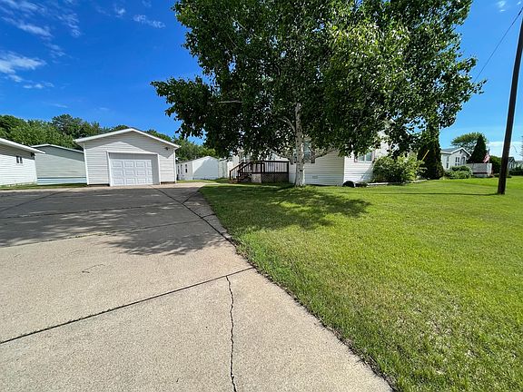 3rd image of 708 1st St E