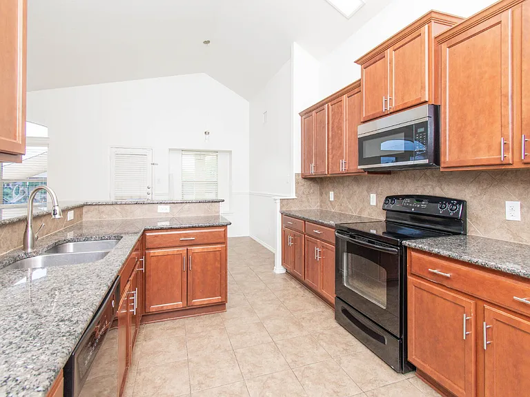 7003 Osbaldo Dr — Photo 7