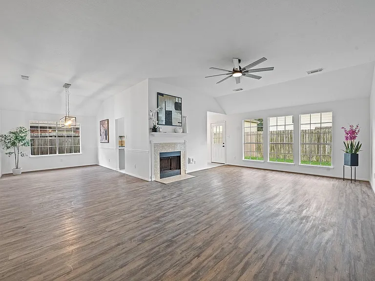 22719 Old Church Ln — Photo 7