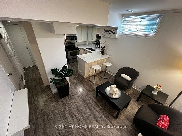 24 Jondan Cres — Photo 9