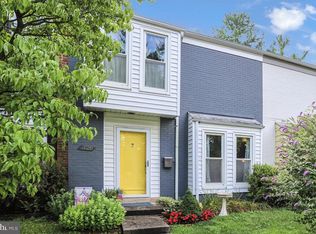 326 Shenandoah St SE, Leesburg, VA 20175