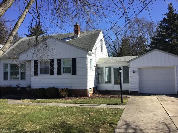 775 Franklin Blvd, Highland Heights, OH 44143