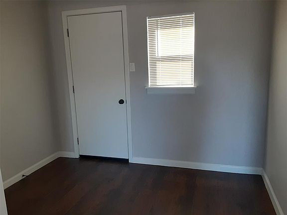 3rd image of 4318 Hensley Ct #2