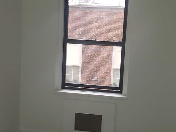 3rd image of 8724 115th St