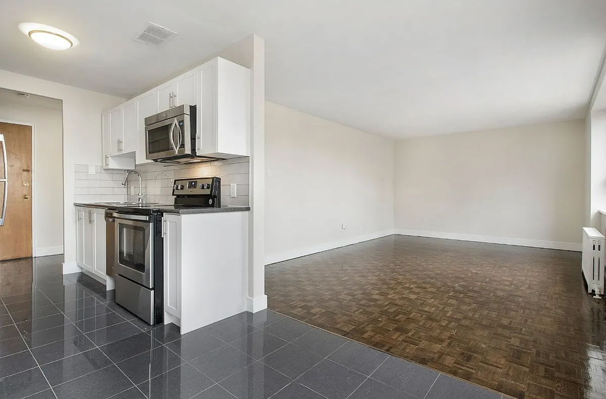 200 Ridley — Photo 4