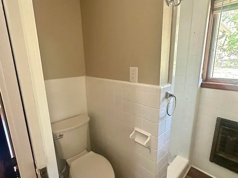 1038 Stewart Ave — Photo 10