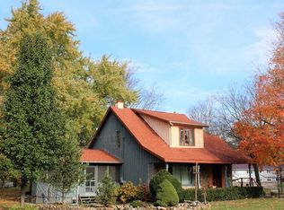 606 N Jackson St, Morrison, IL 61270