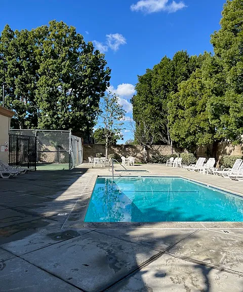 Nordhoff Townhomes — Photo 4