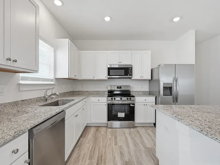213 Huckleberry St — Photo 9