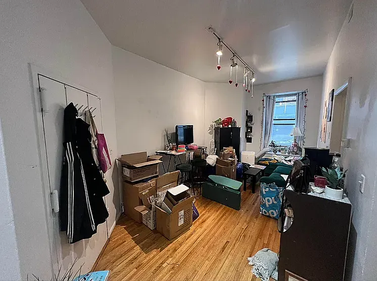 413 W 52nd St #1A — Photo 2