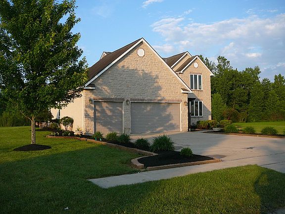 3rd image of 97 Zellers Ln