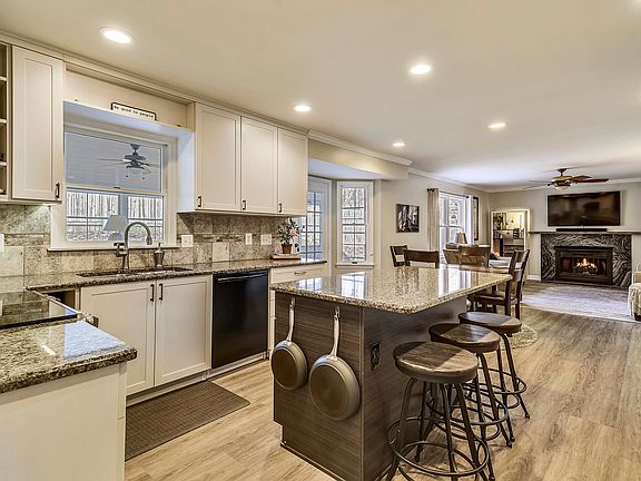 2nd image of 3990 Hidden Valley Ct