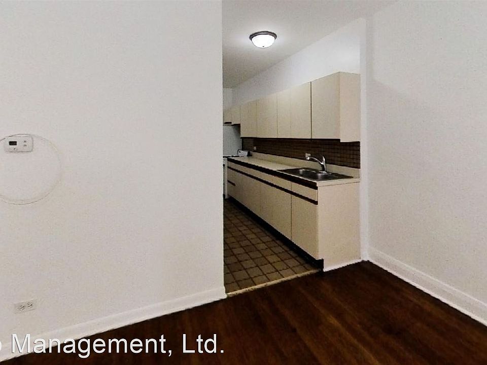 1st image of 4653 N Malden St APT 2E