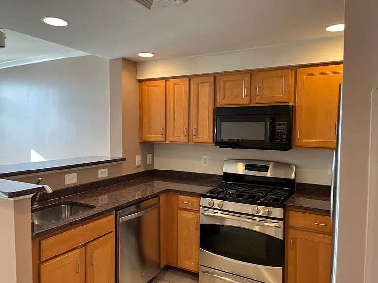4480 Market Commons Dr #511 — Photo 4