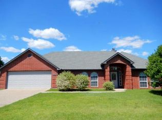 2251 Royal Dr W, Chandler, TX 75758