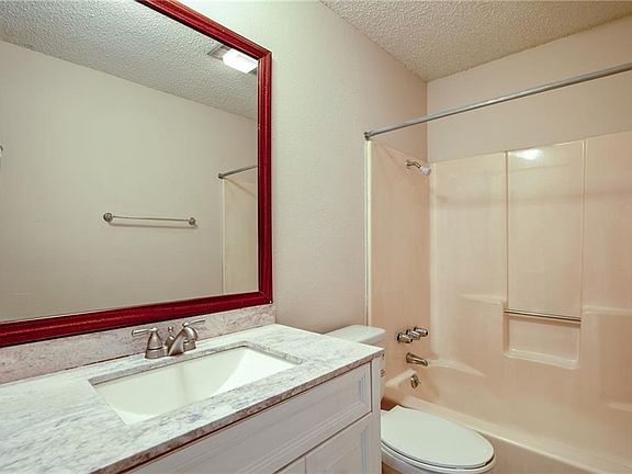 3rd image of 8807 Pineridge Dr #A