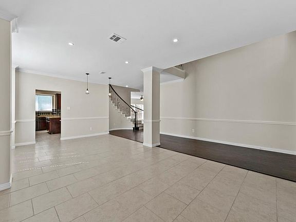 4th image of 5017 Enclave Ct
