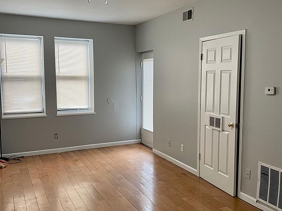 2nd image of 5843 Cabanne Ave #E