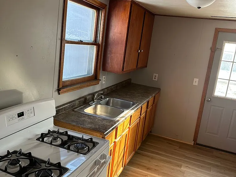308 Birdland Dr — Photo 7