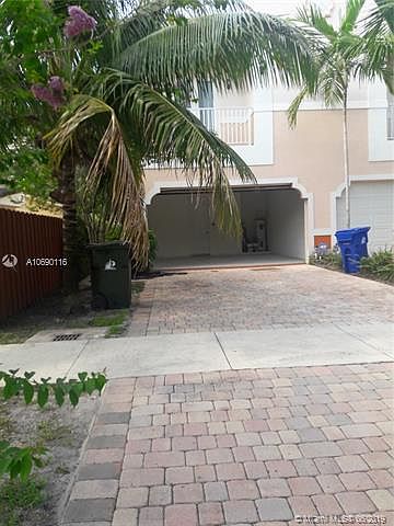 1st image of 604 SW 10th St #0