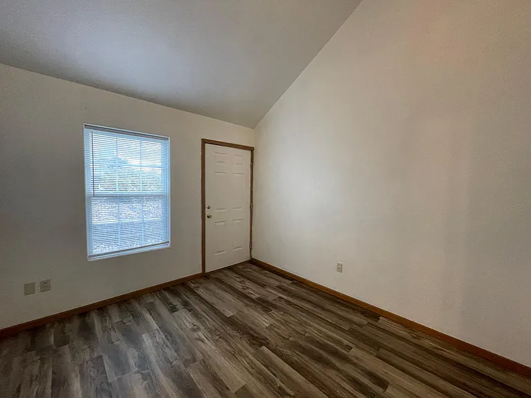 9516 Main Entrance Dr — Photo 25