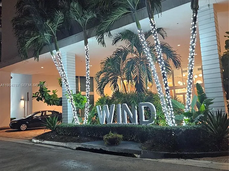 361 S Miami Ave — Photo 3