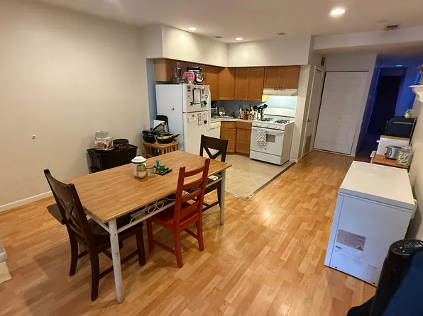 1021 S 6th St #1, Philadelphia, PA 19147