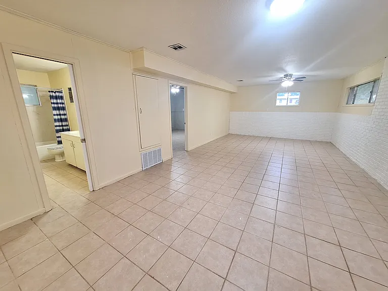 821 Princeton Rd — Photo 17