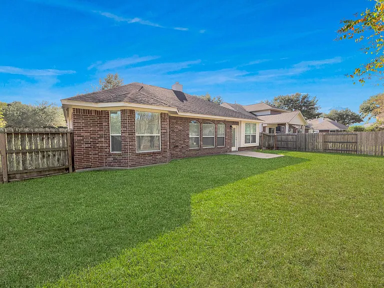 1819 Misty Falls Ln — Photo 26