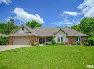 9138 N Pine Tree Rd, Peoria, IL 61615