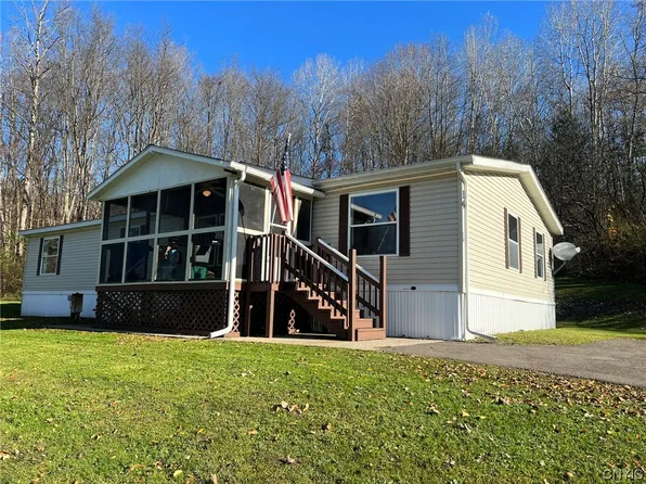 14 Community Dr, Groton, NY 13073