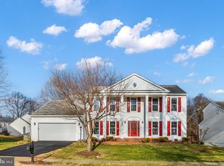 2796 Maple Ridge Dr, Woodbridge, VA 22192