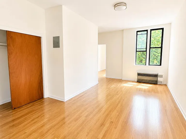 214 6th Ave #2C — Photo 3