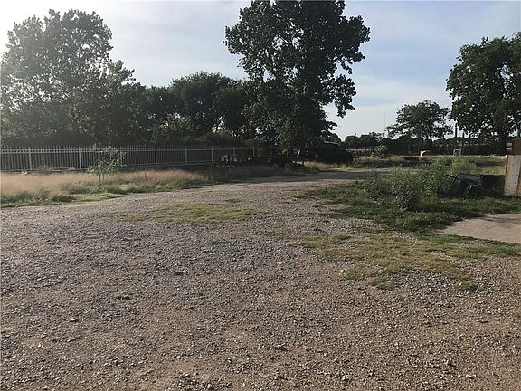 5th image of 5576 Spur Ln