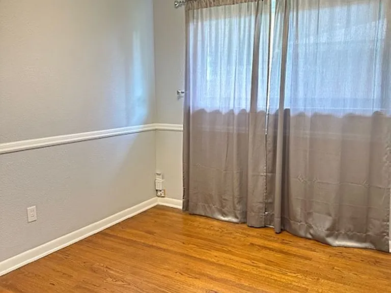 817 E Carroll Ln — Photo 10