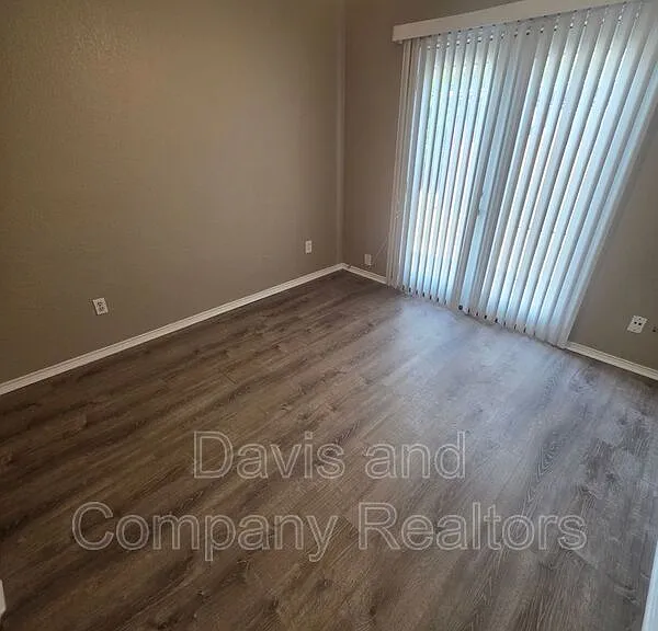 4422 Fairgate Dr — Photo 17