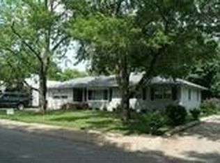 1818 SW Prairie Rd, Topeka, KS 66604