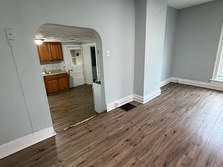 208 Beecher St — Photo 6