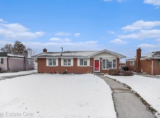 12151 Brougham Dr, Sterling Heights, MI 48312