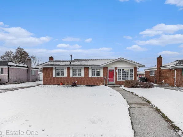 12151 Brougham Dr, Sterling Heights, MI 48312
