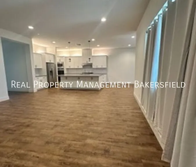 823 Brookline Ln — Photo 6