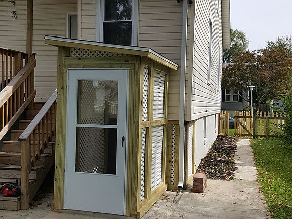 Basement Entrance Walkout