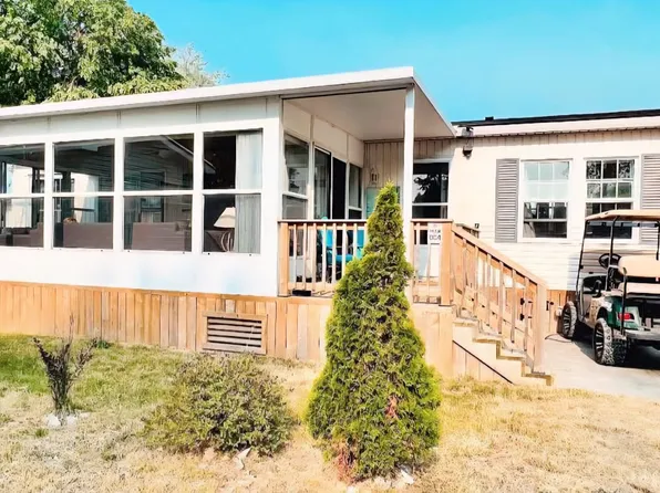 490 Empire Rd #Mar004, Pt Colborne, ON L0S 1R0