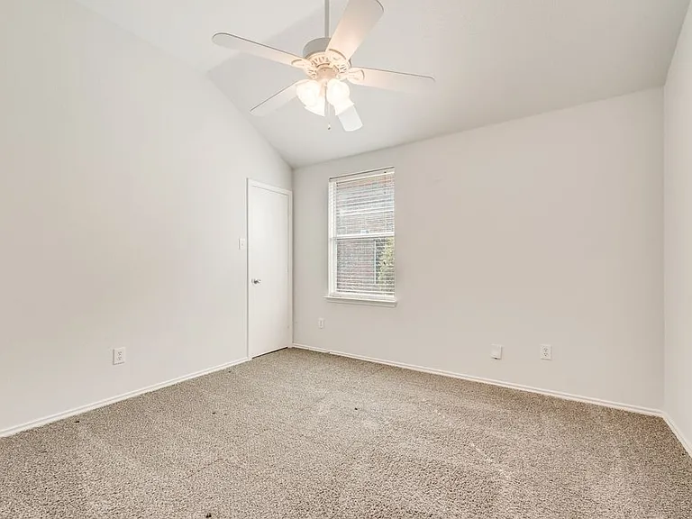 1004 Trickham Dr — Photo 23