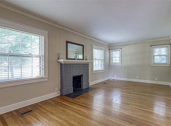 5th image of 1630 W 49th St