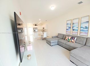 8167 NW 41st St #E-403, Miami, FL 33166