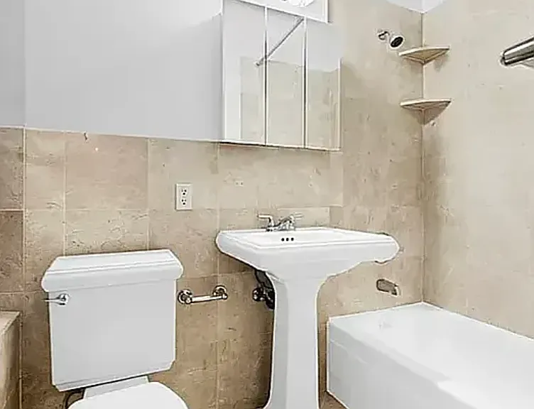 330 E 6th St #4F — Photo 6