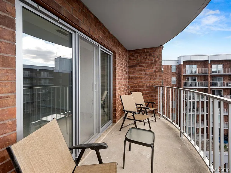 411 S Old Woodward Ave #925 — Photo 5